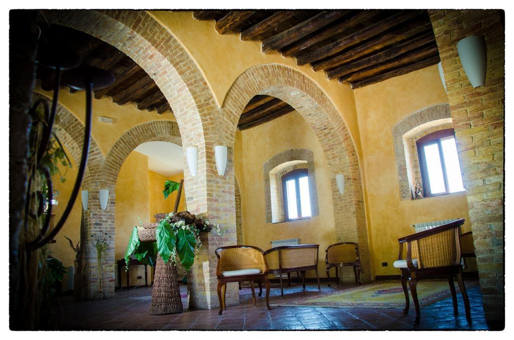 بيانا ديلي البانيسي Agriturismo Sant'Agata المظهر الخارجي الصورة