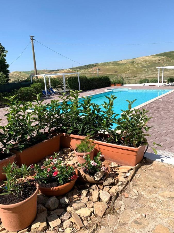 بيانا ديلي البانيسي Agriturismo Sant'Agata المظهر الخارجي الصورة