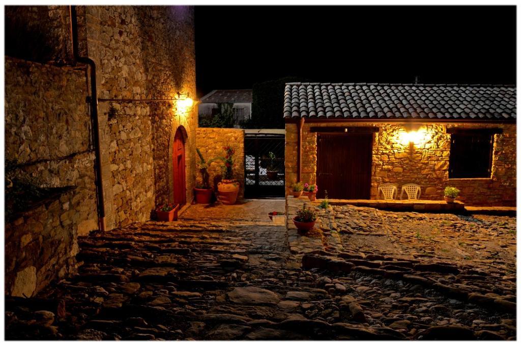 بيانا ديلي البانيسي Agriturismo Sant'Agata المظهر الخارجي الصورة