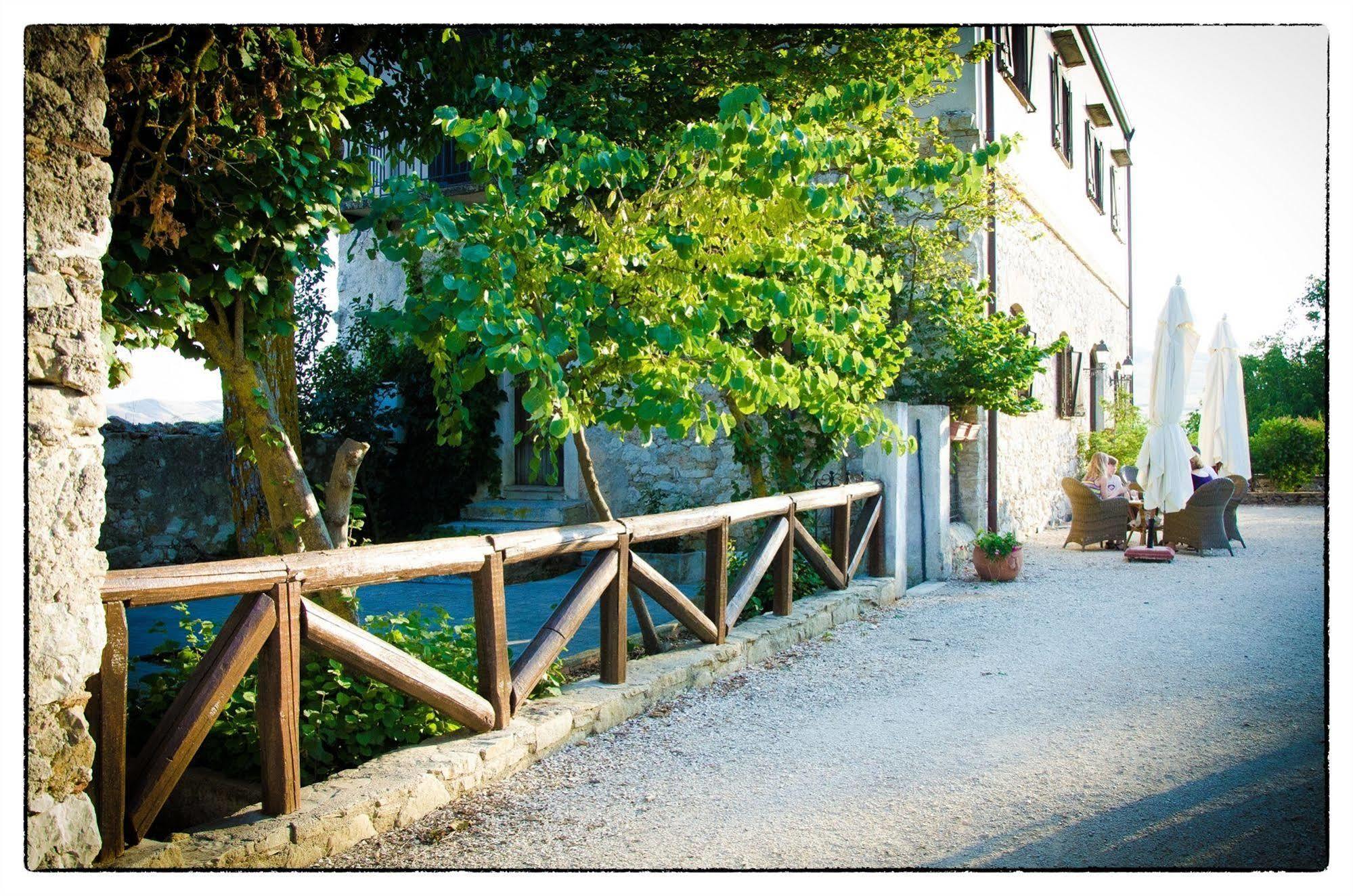 بيانا ديلي البانيسي Agriturismo Sant'Agata المظهر الخارجي الصورة