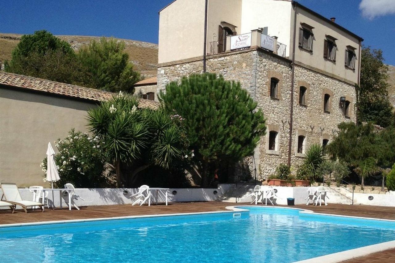 بيانا ديلي البانيسي Agriturismo Sant'Agata المظهر الخارجي الصورة